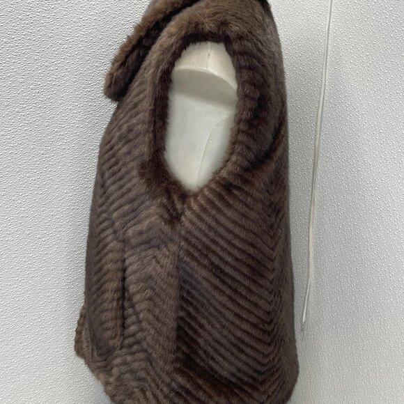Avec Les Filles Women’s Faux Fur Zip Vest - Picture 3 of 7